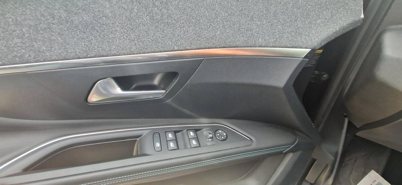 Peugeot 3008 1.5 diesel 130cv AUTOMATICA ANNO 09/23 ALLURE ITALIANA