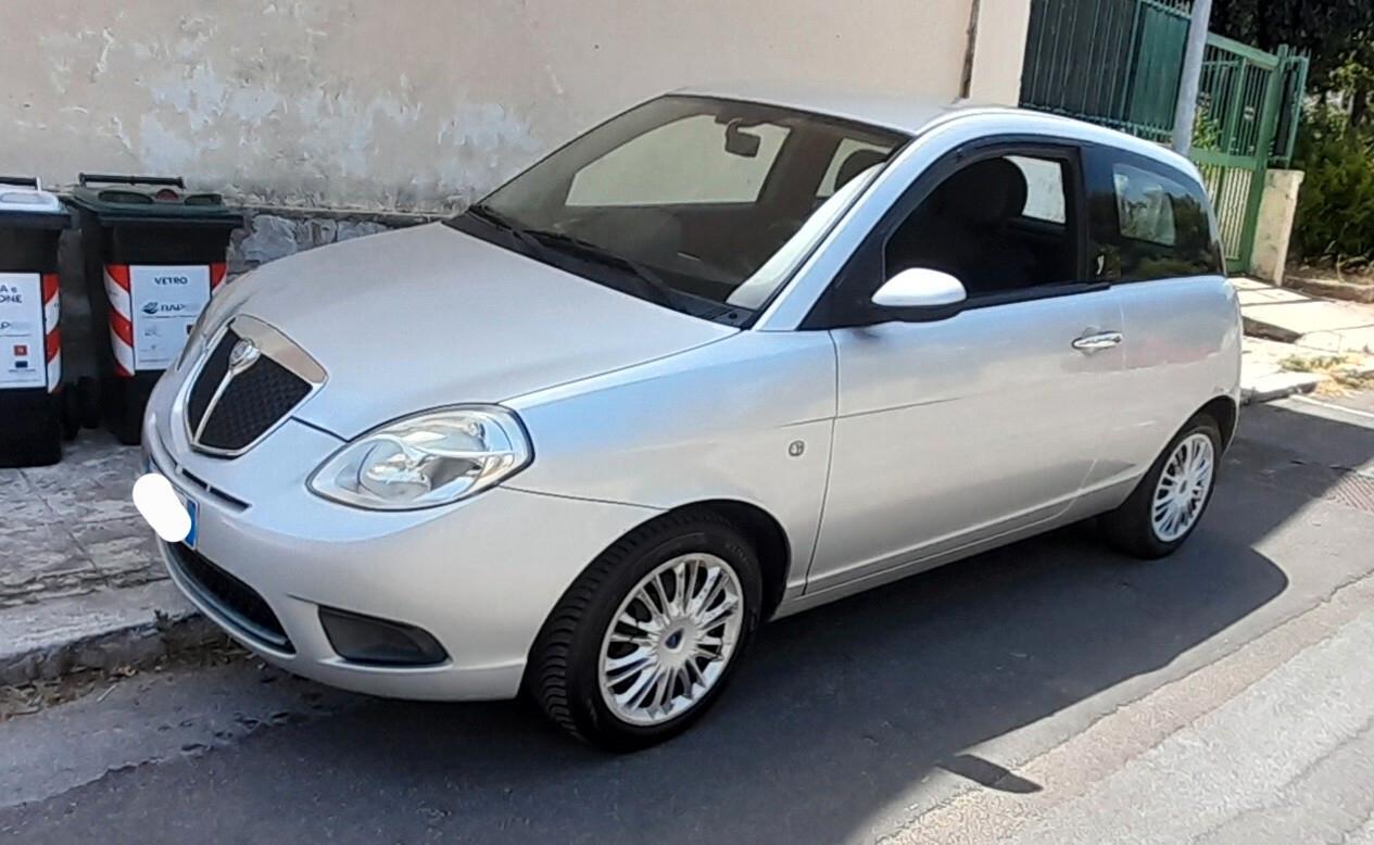 Lancia Ypsilon 1.2 Argento