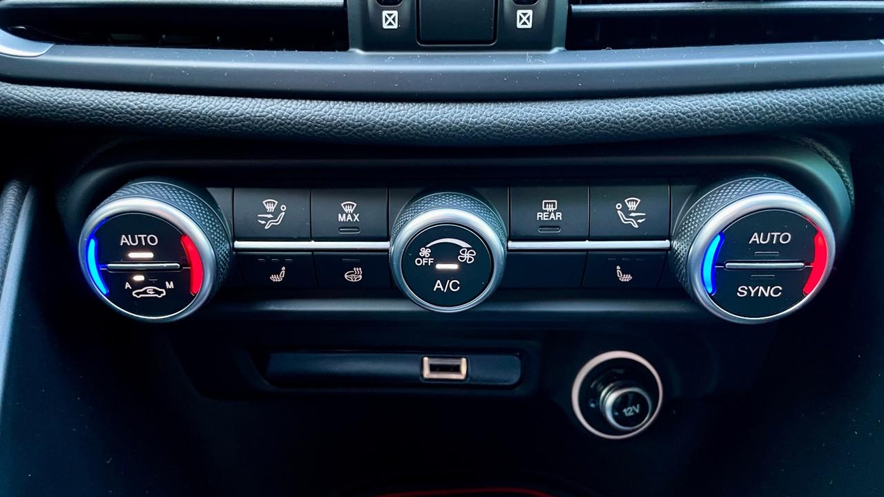 ALFA ROMEO GIULIA 2.0 TURBO VELOCE AT8 Q4 280CV - FULL LED, PELLE, SEDILI RISCALDATI