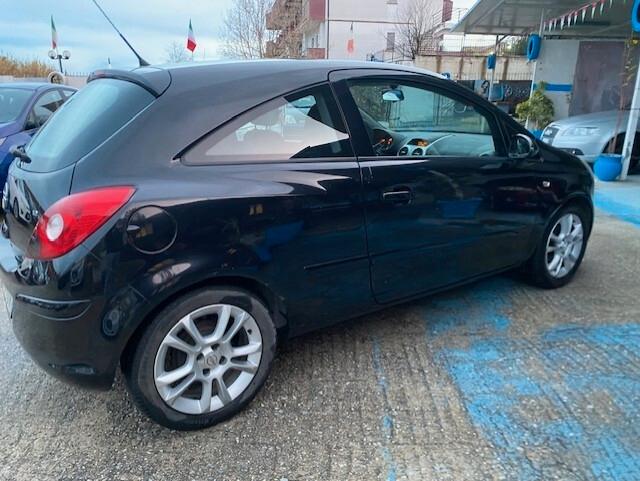 Opel Corsa 1.2 3 porte Club