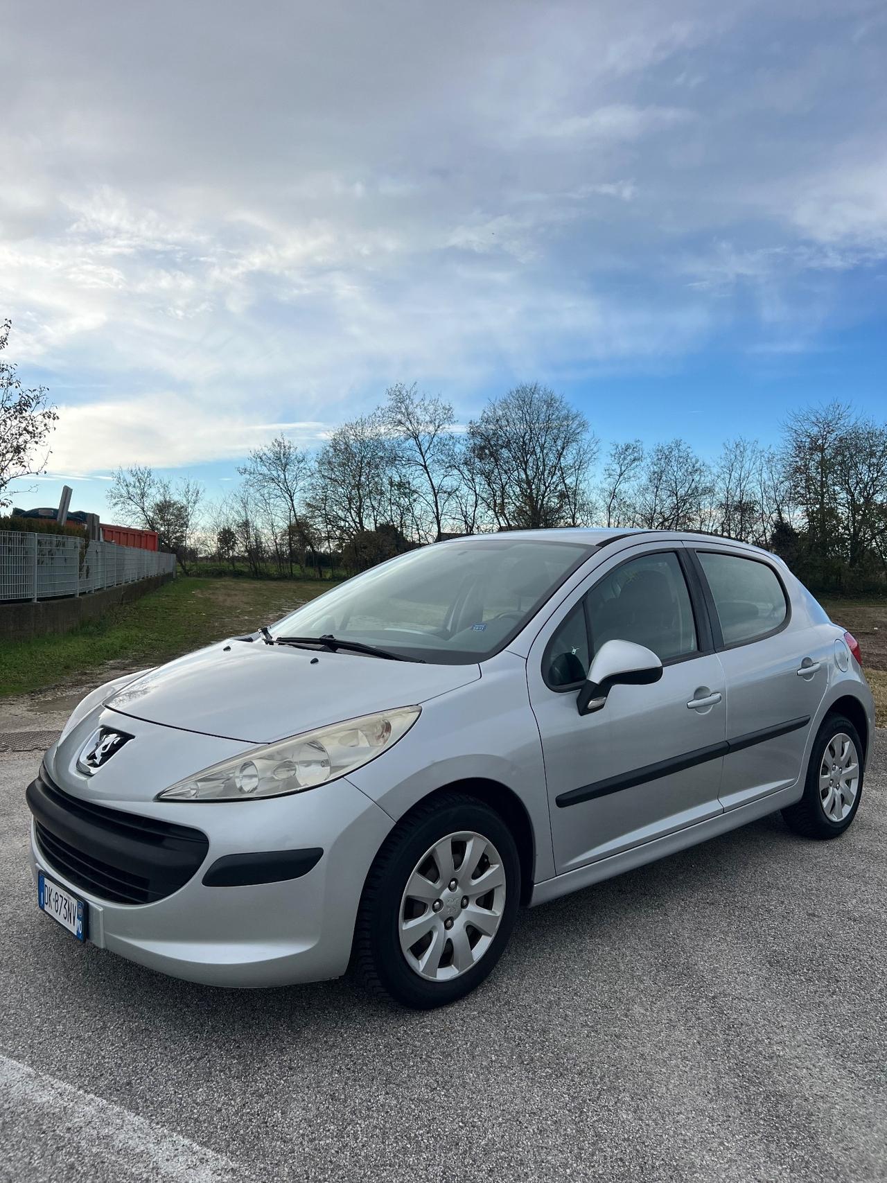 Peugeot 207 1.4 8V 75CV 5p. Energie
