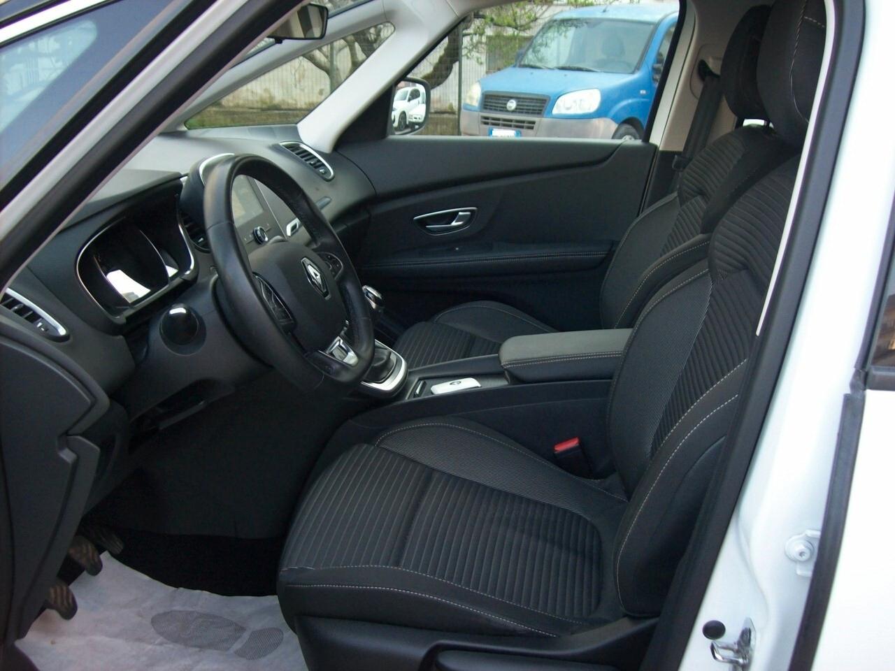 Renault Scenic 1.7 Blue dCi 120CV Sport Edition2