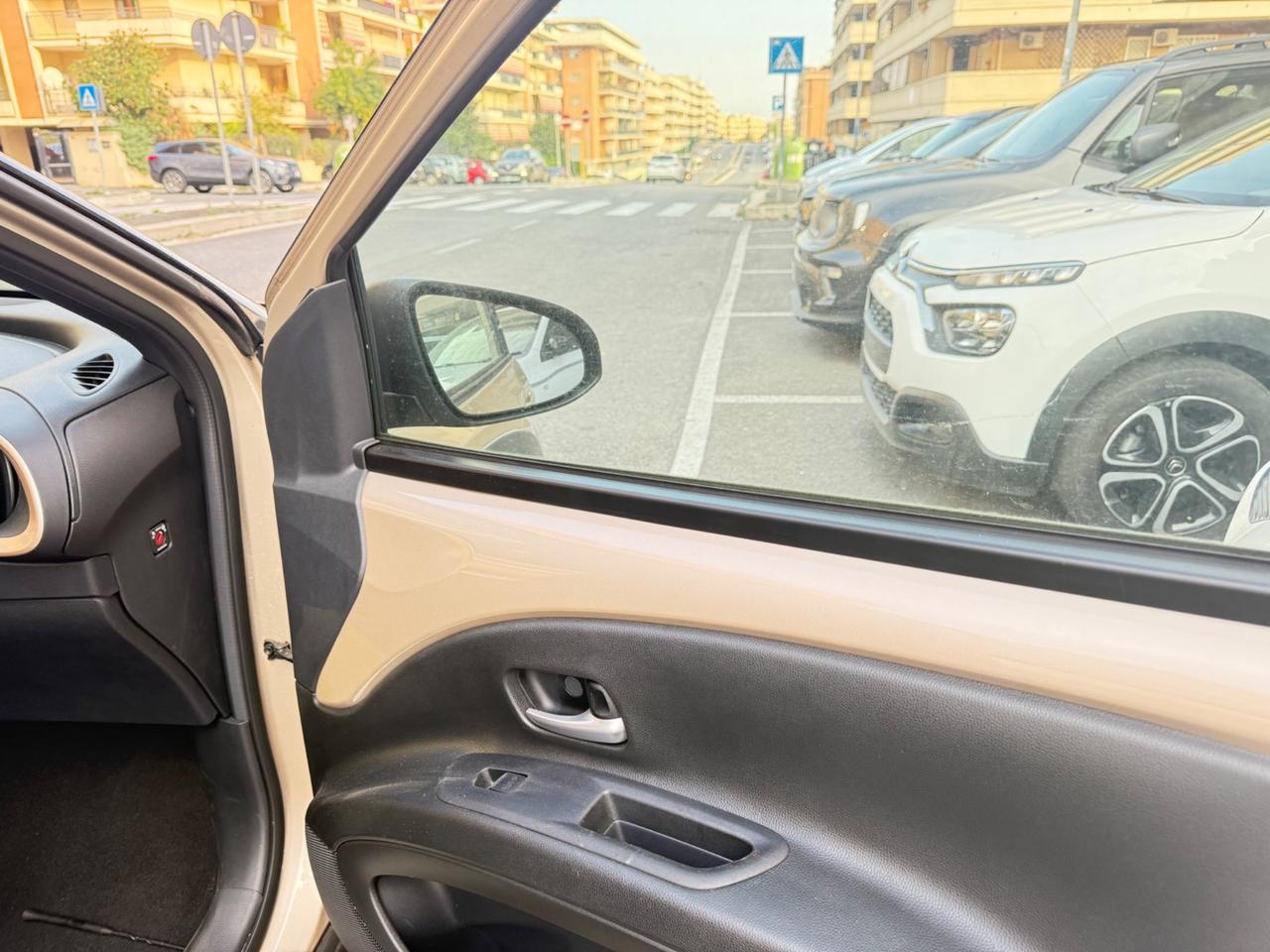 Toyota Aygo X 1.0 VVT-i 72 CV 5 porte Lounge Air S-CVT LED NAVI KAMERA CERCHI 16 PDC BLUETOOTH