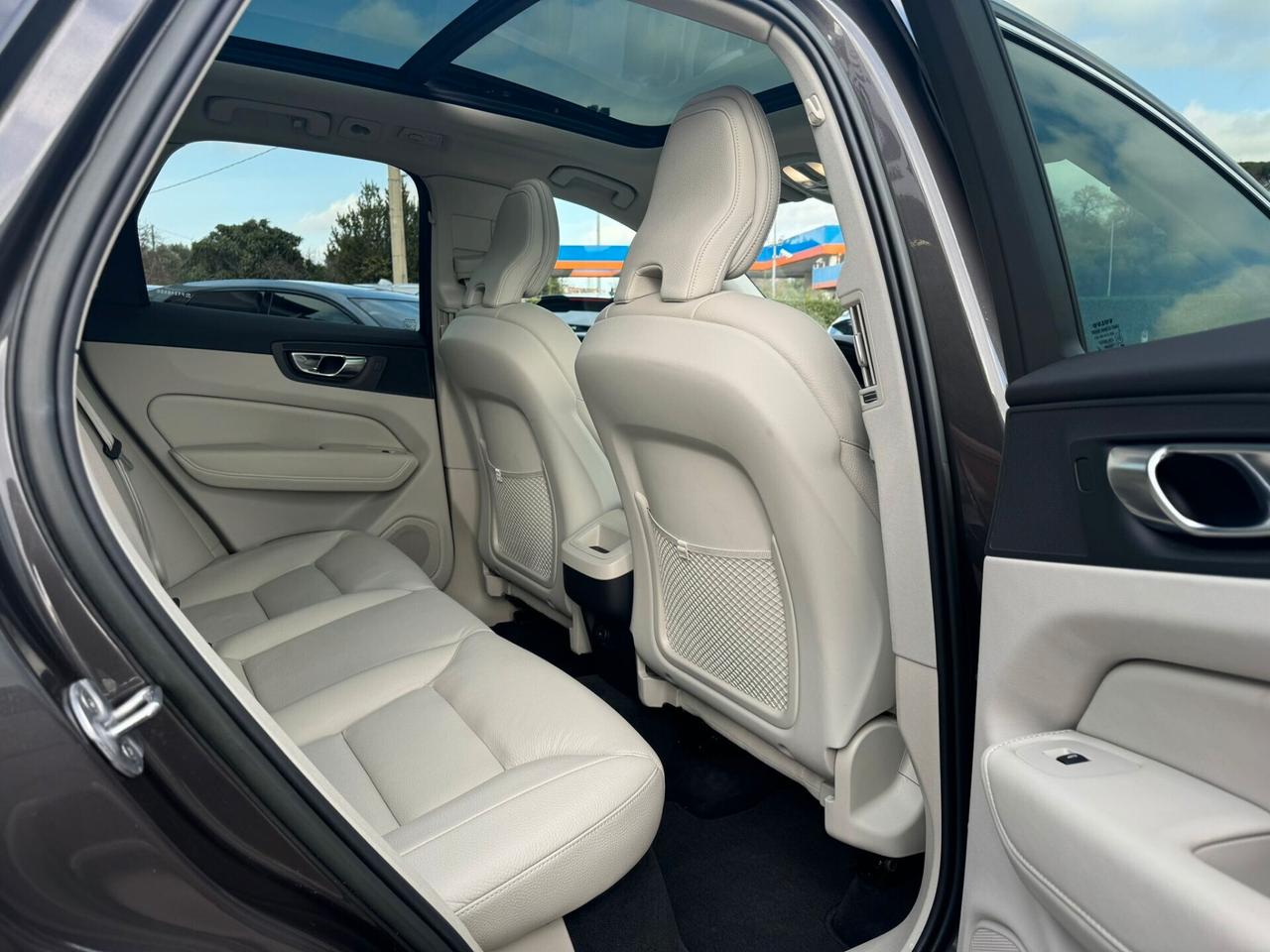 Volvo XC 60 XC60 B4 (d) AWD automatico Plus Bright