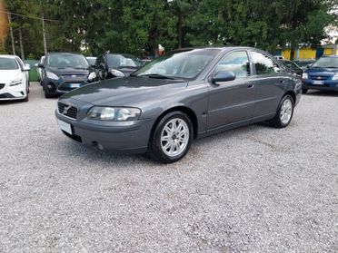 Volvo S60 2.4 D5 20V cat Momentum