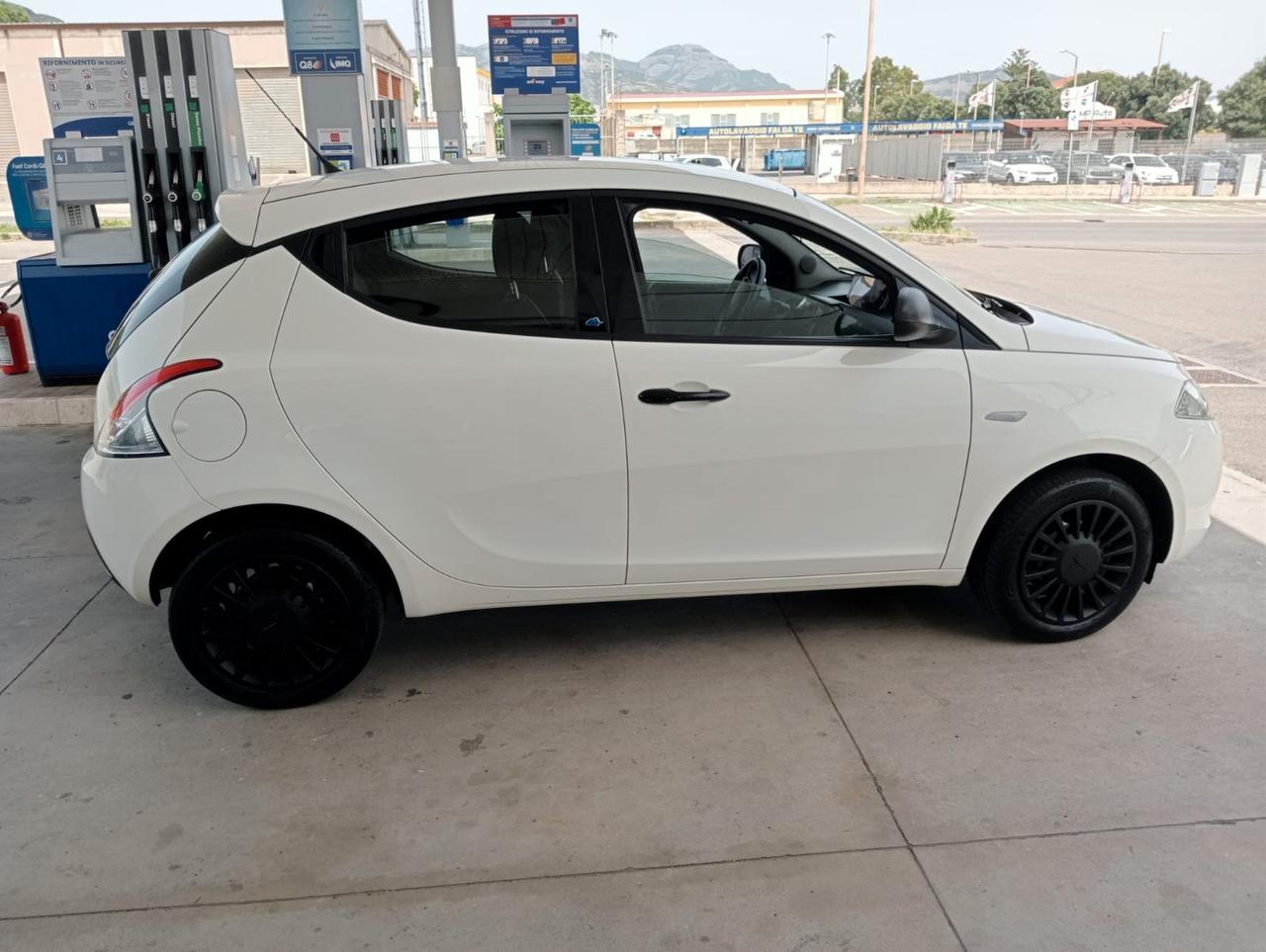 Lancia Ypsilon 1.2 69 CV 5 porte S&S Elefantino Blu