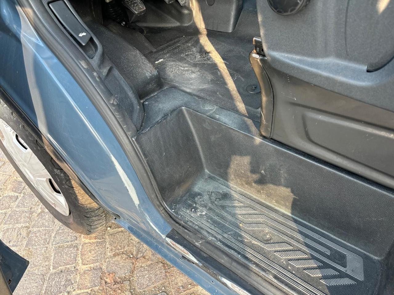 Ford Tourneo Custom IVA ESPOSTA