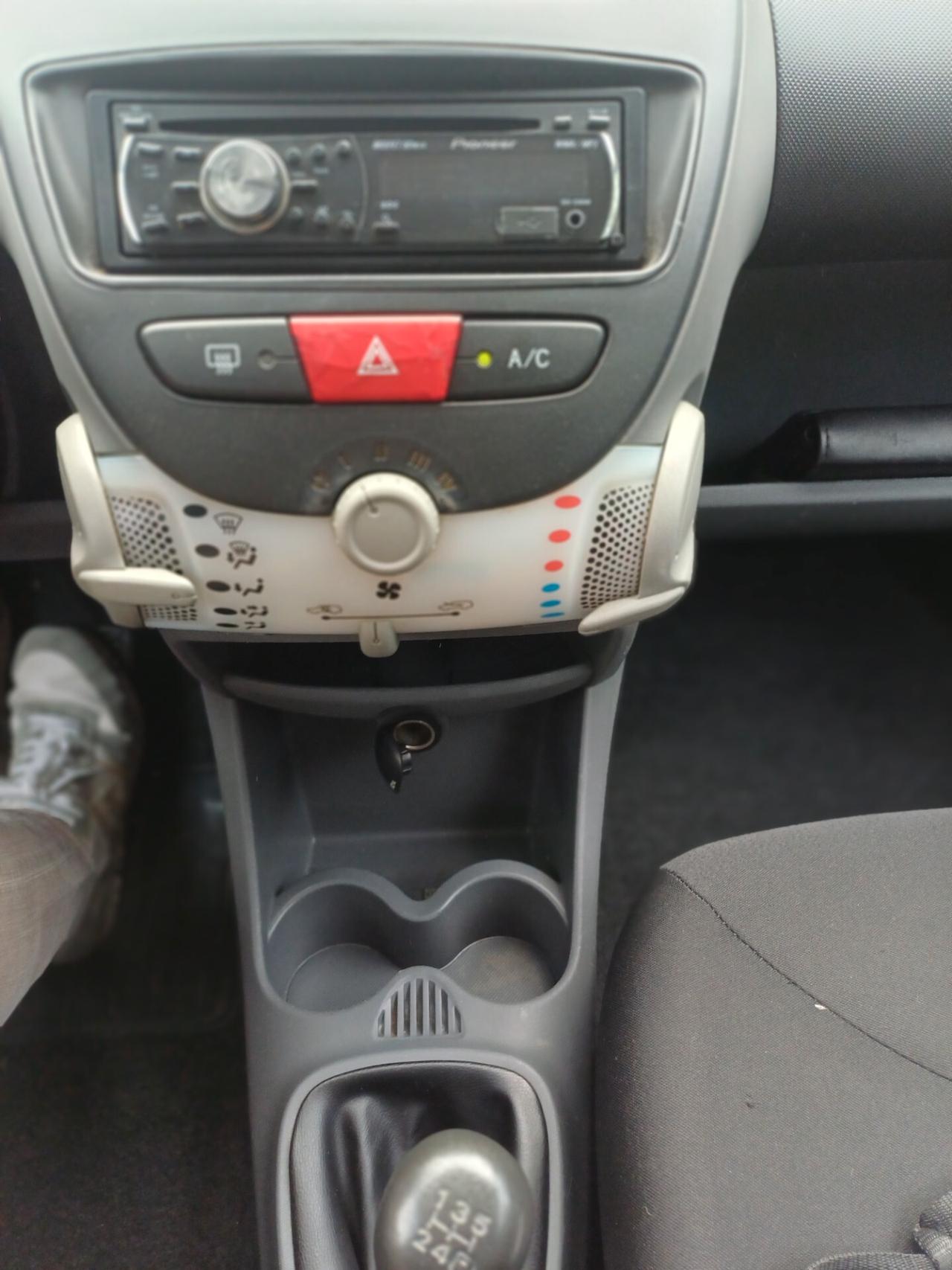 Toyota Aygo Connect 1.0 VVT-i 72 CV 5 porte x-cool