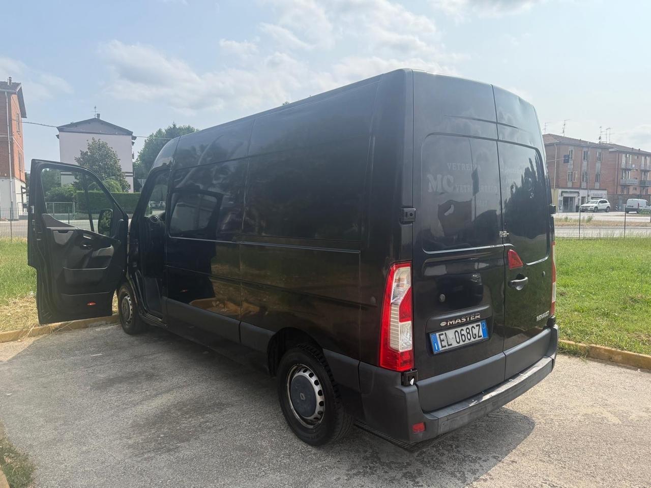 Renault Master T33 2.3 dCi/cambio automatico