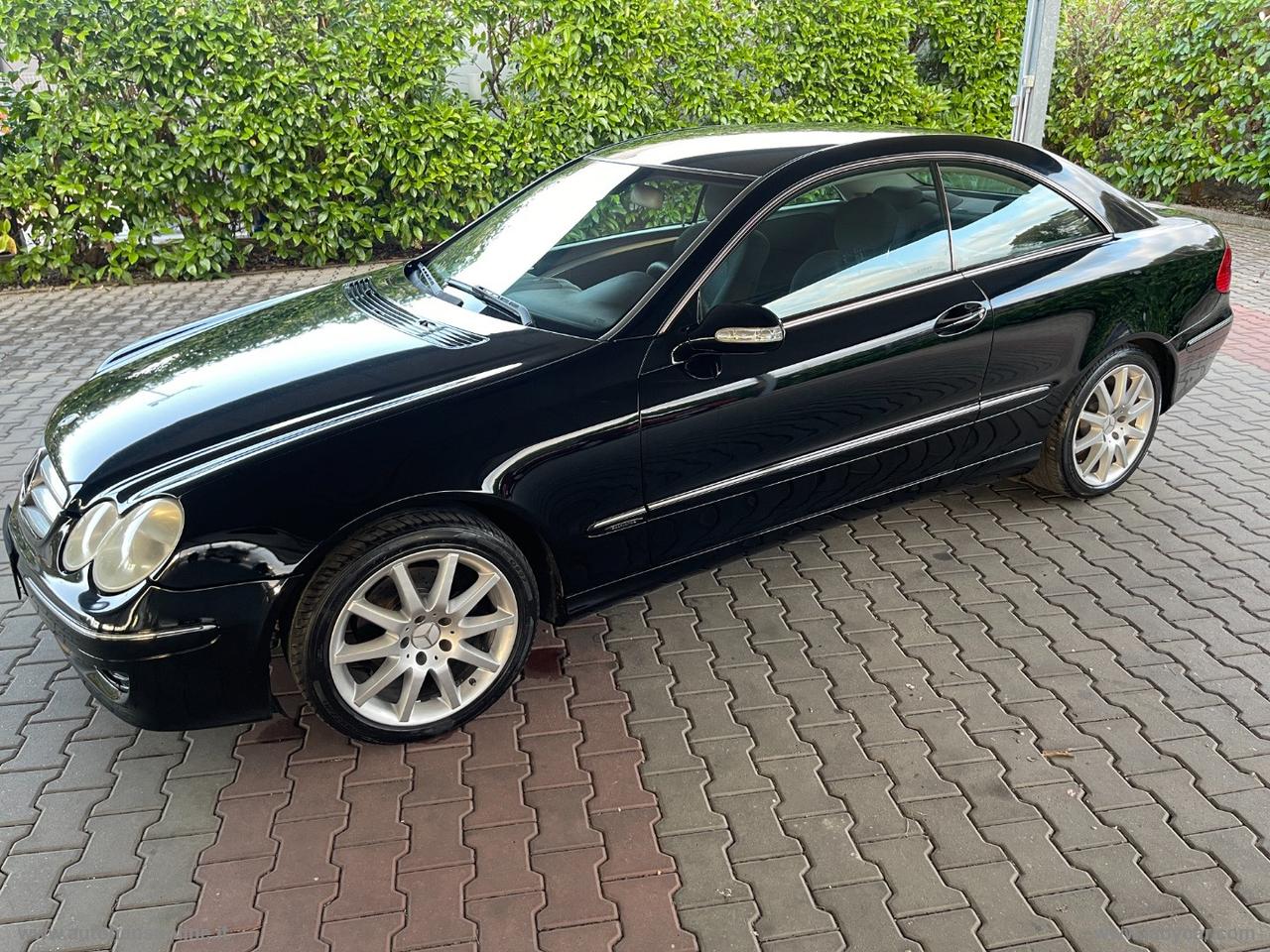 MERCEDES-BENZ CLK 220 CDI Elegance