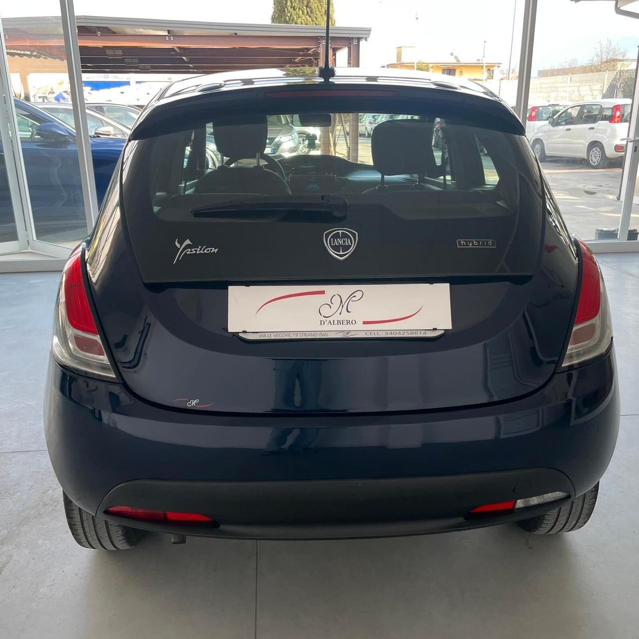 Lancia Ypsilon 1.0 FireFly 5 porte S&S Hybrid Ecochic Silver