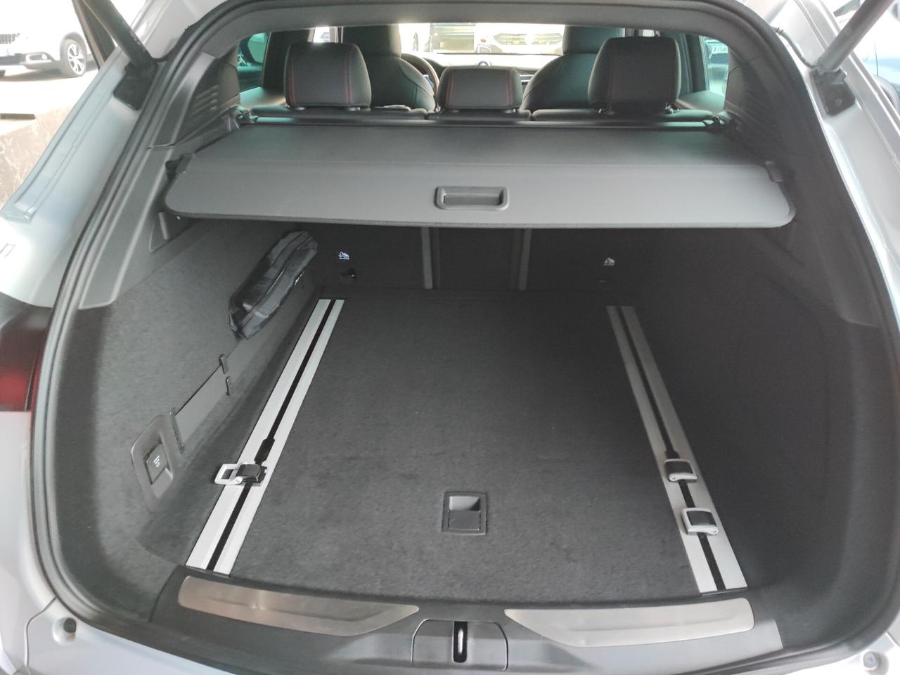 Maserati Grecale V6 AWD Trofeo FULL+++