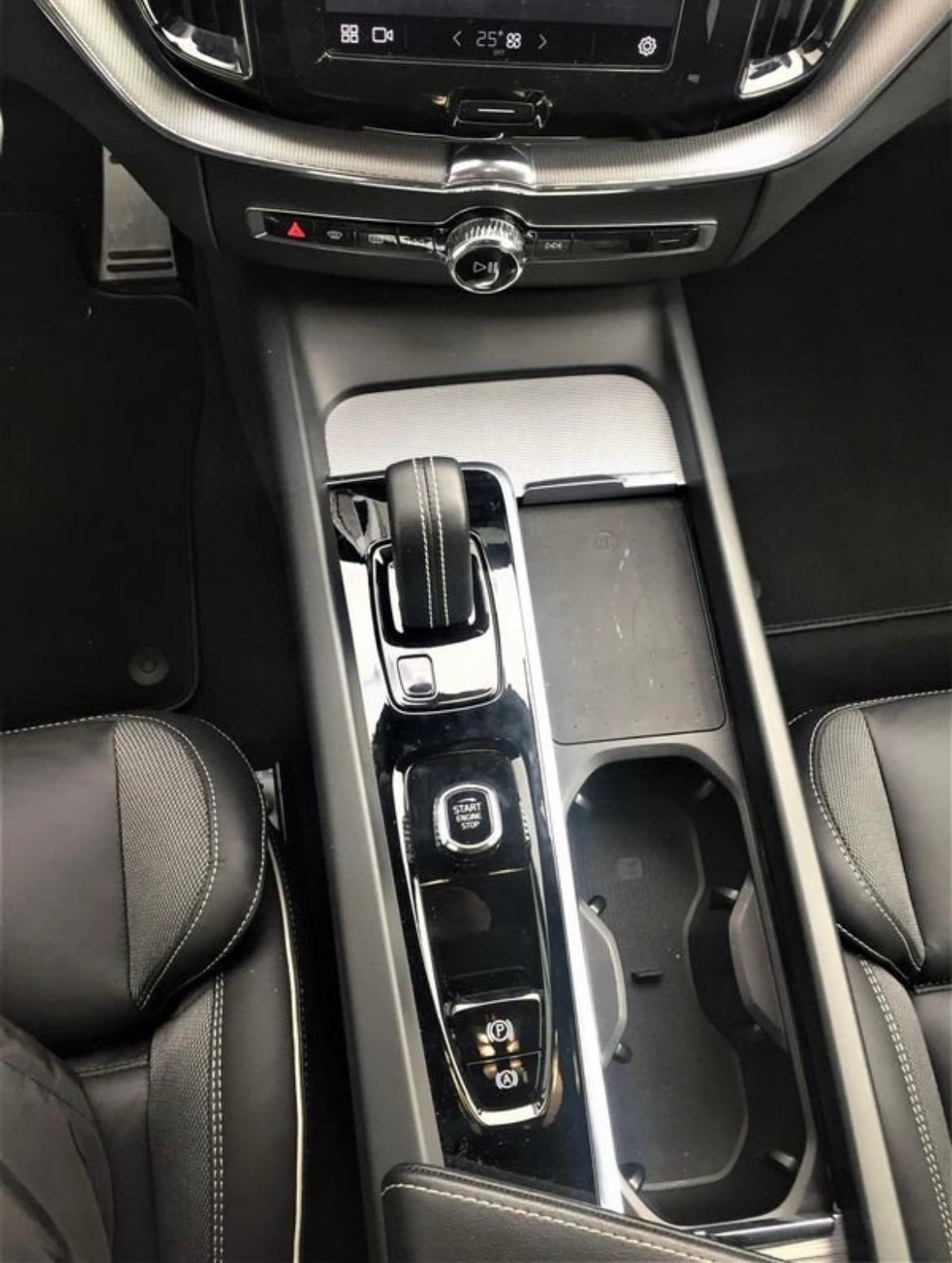 Volvo XC 60 -4x4 -UNICO PROPRIETARIO -GARANZIA