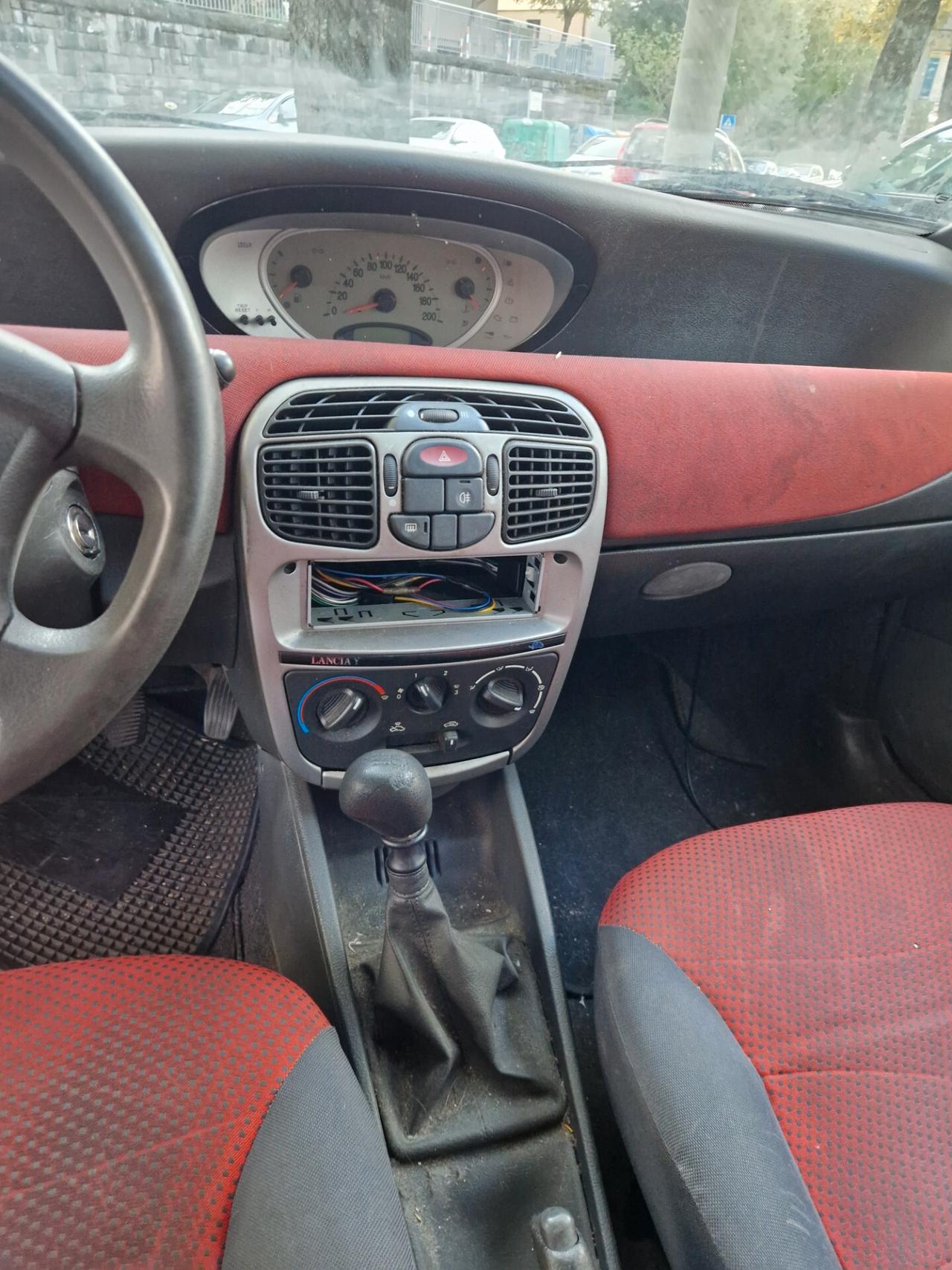 Lancia Y 1.2i Benz 60CV - 2002