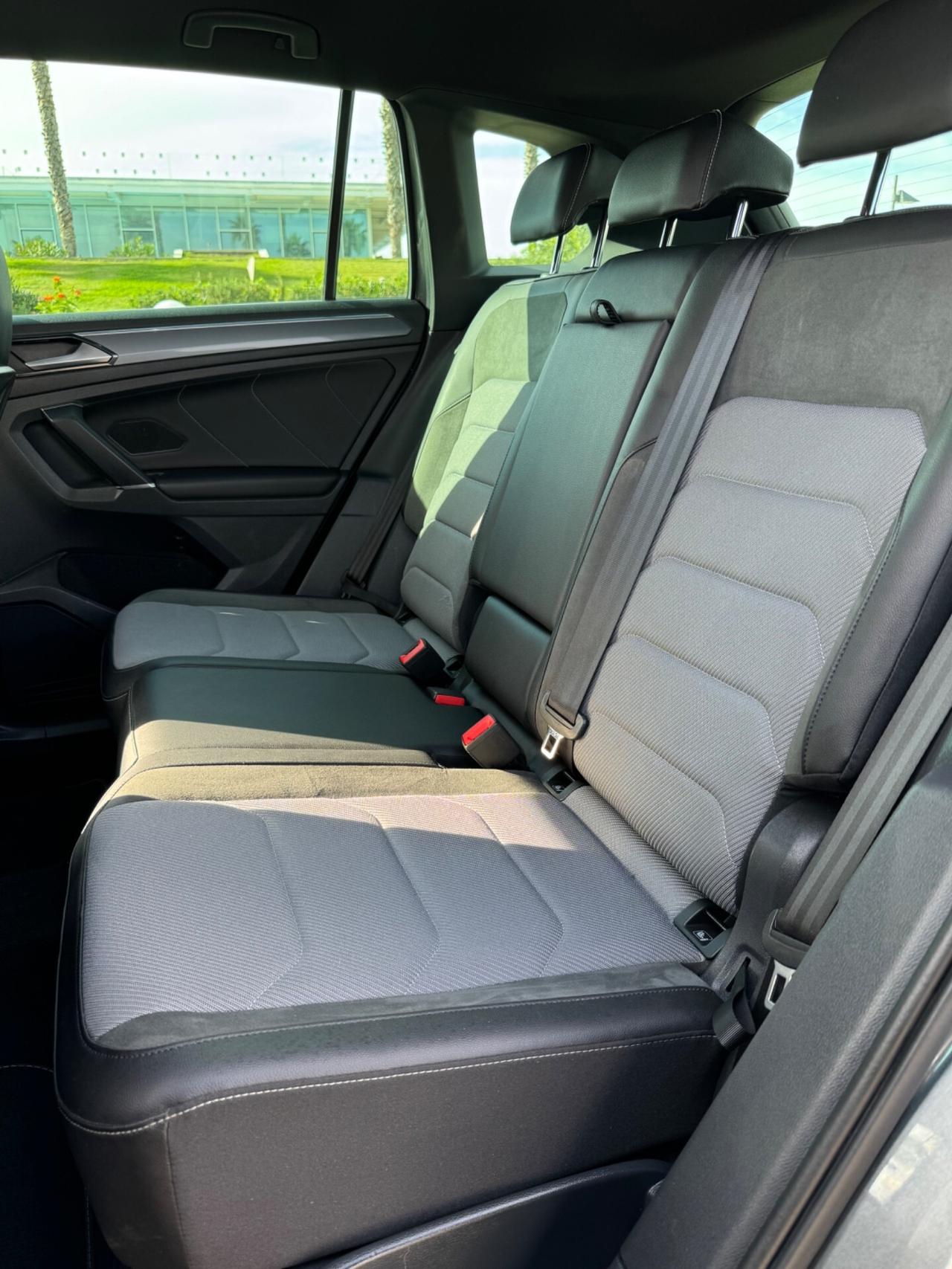 Volkswagen Tiguan R-LINE 2.0 TDI 150 cv DSG