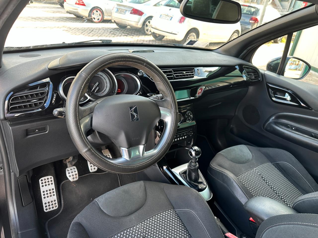 Ds DS3 DS 3 1.6 HDi 110 Just Black