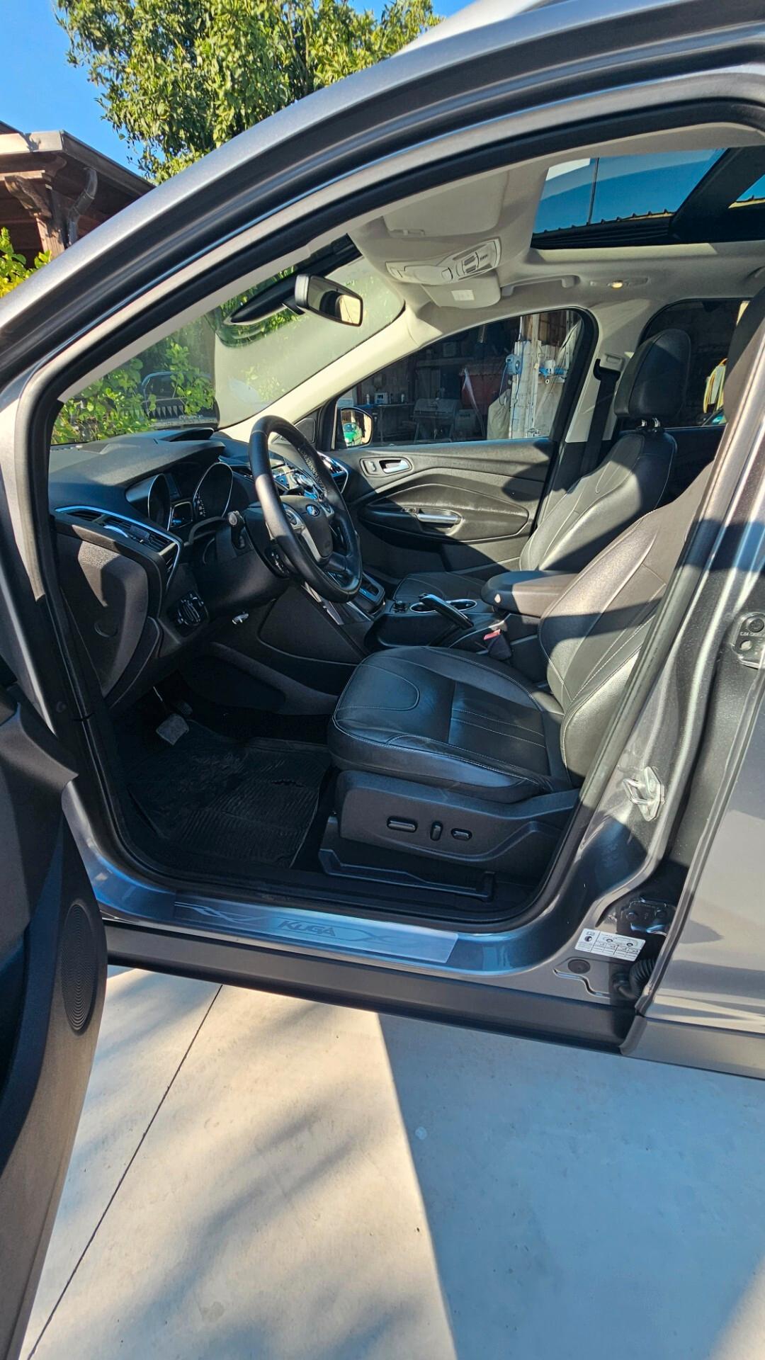 Ford Kuga 2.0 TDCI 163 CV 4WD Powershift Titanium