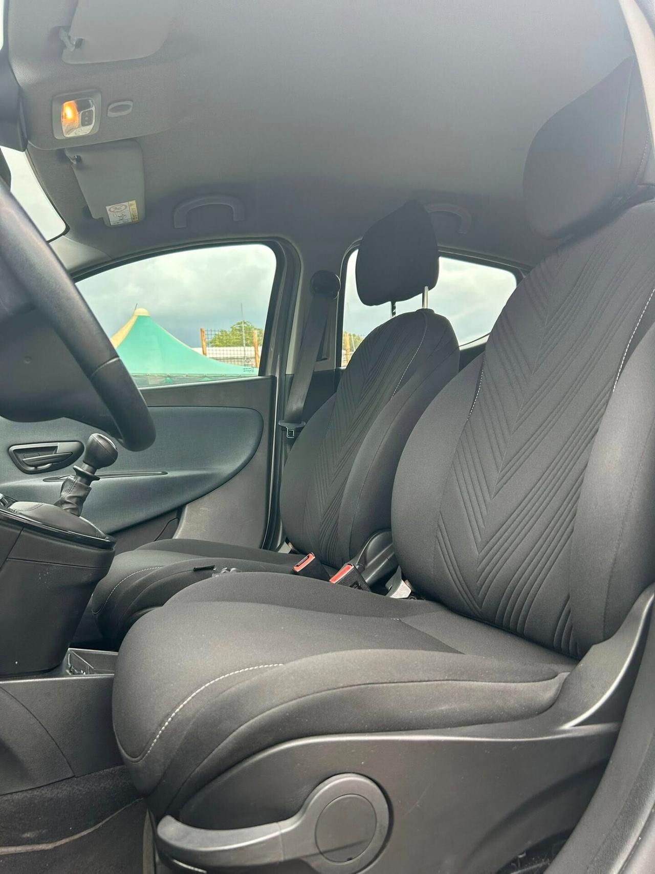 Lancia Ypsilon 1.0 Hybrid Gold uniproprietario