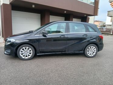 Mercedes-benz B 180 d Executive tua a € 169 mese