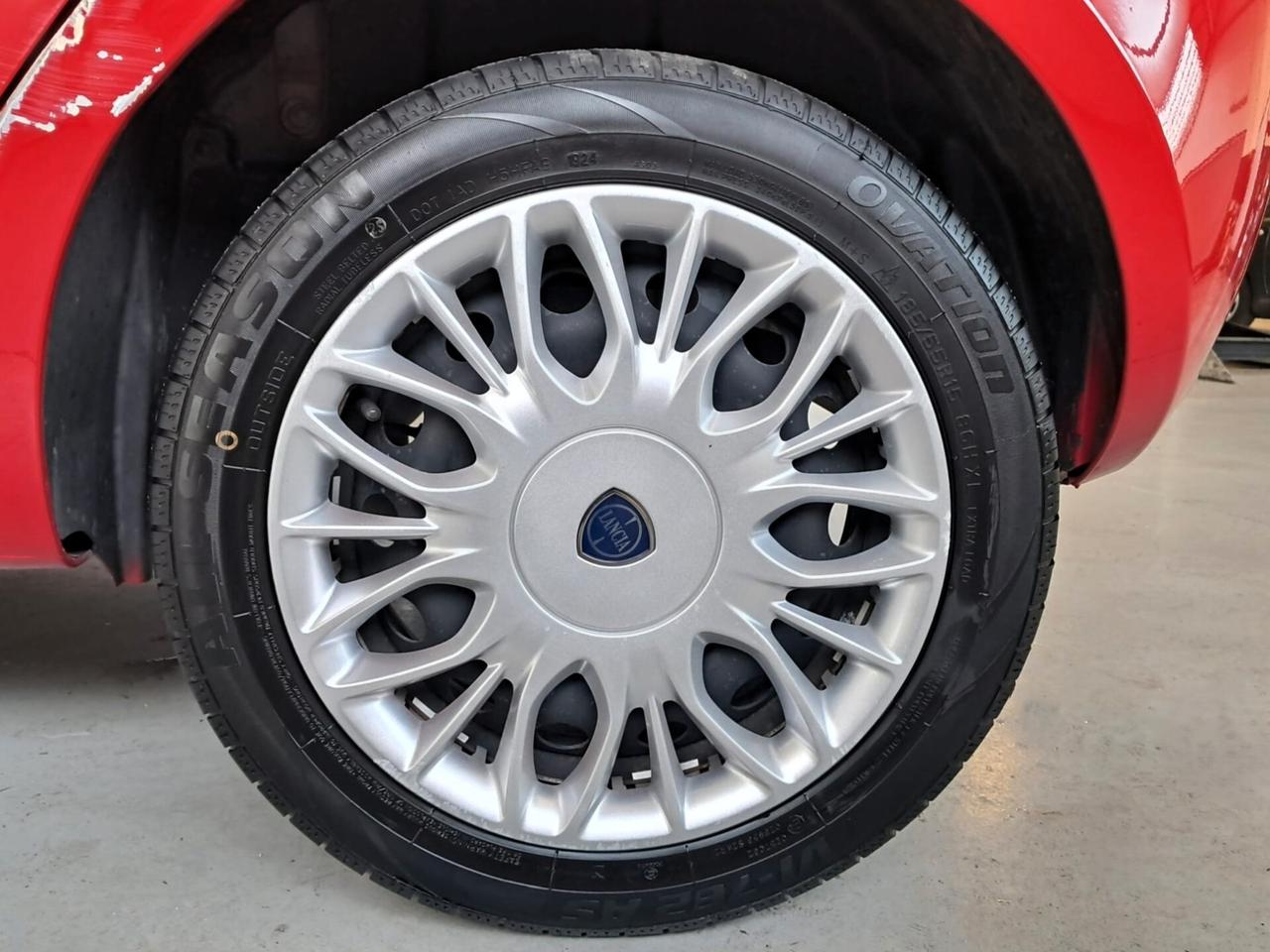 Lancia Ypsilon 1.2 69 CV 5 porte GPL Ecochic Silver