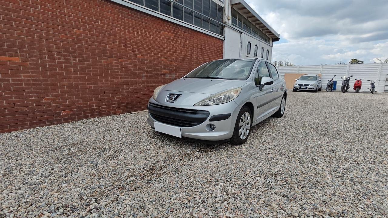 Peugeot 207 1.4 8V 75CV 5p. ONE Line