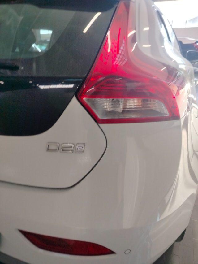 VOLVO V40 D2 R-design