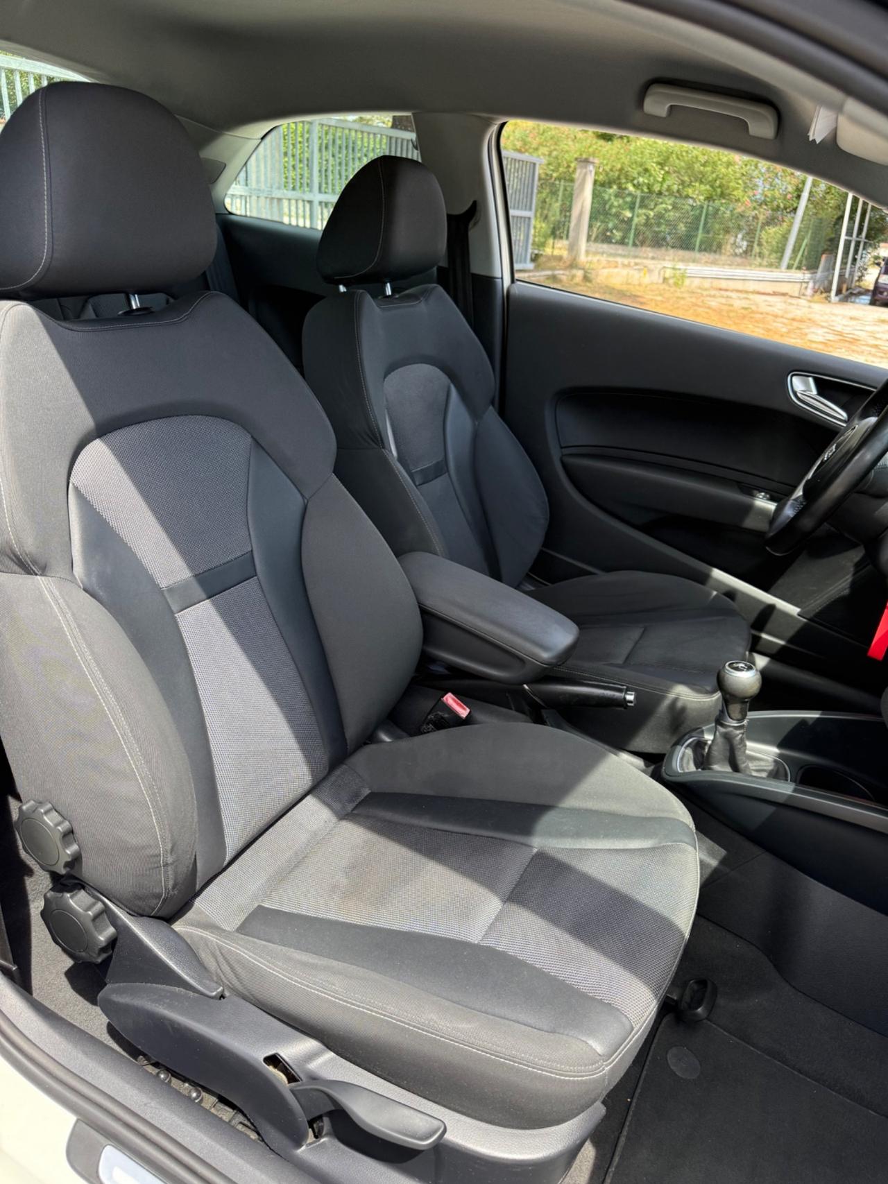 Audi A1 1.6 TDi 90cv EURO5B - NEOPATENTATI OK