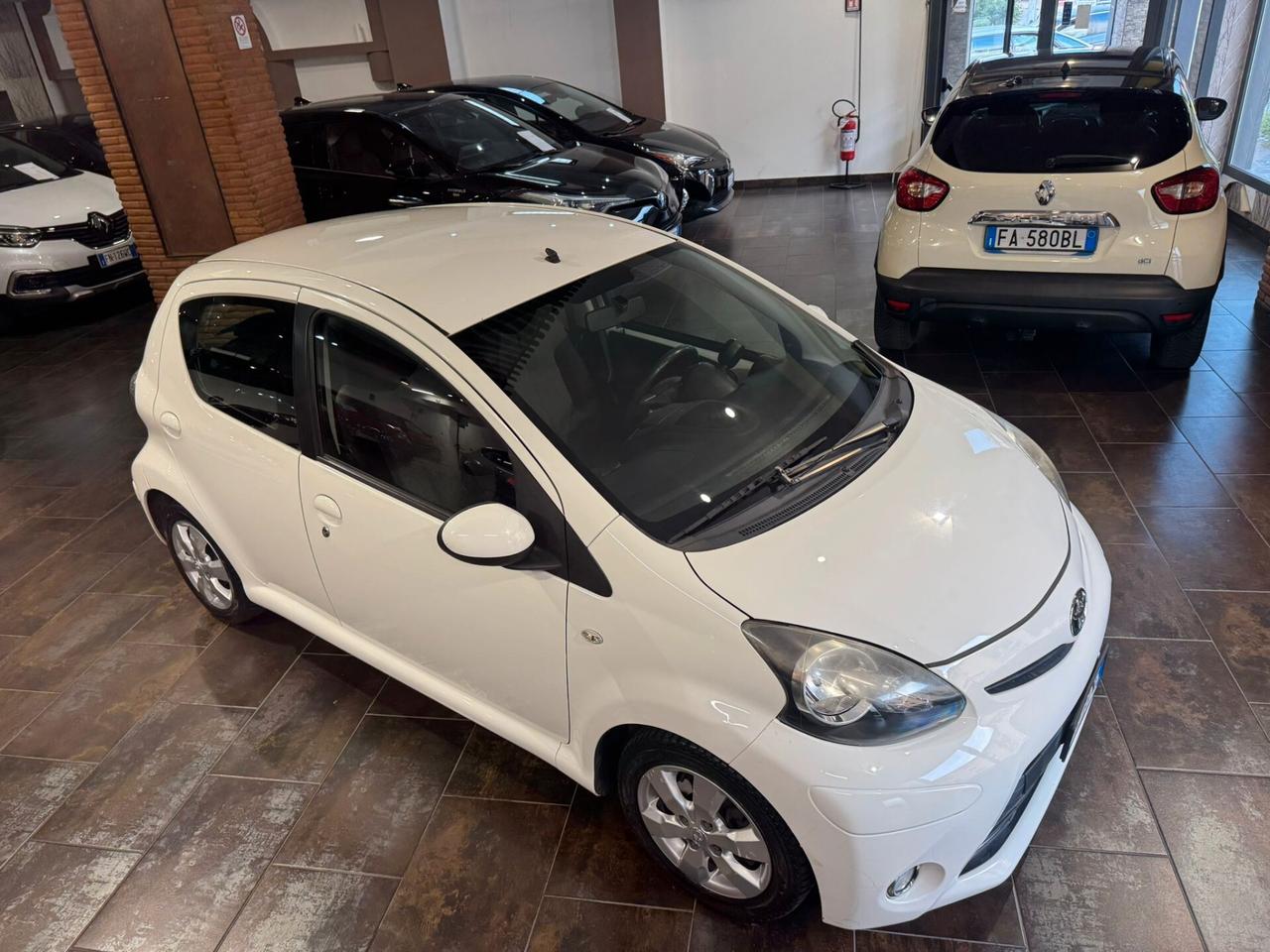 Toyota Aygo 1.0 12V VVT-i 5 porte Active Connect