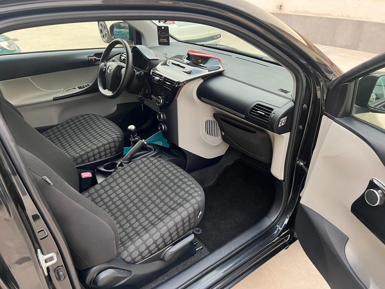 Toyota iQ 1.0 Sol