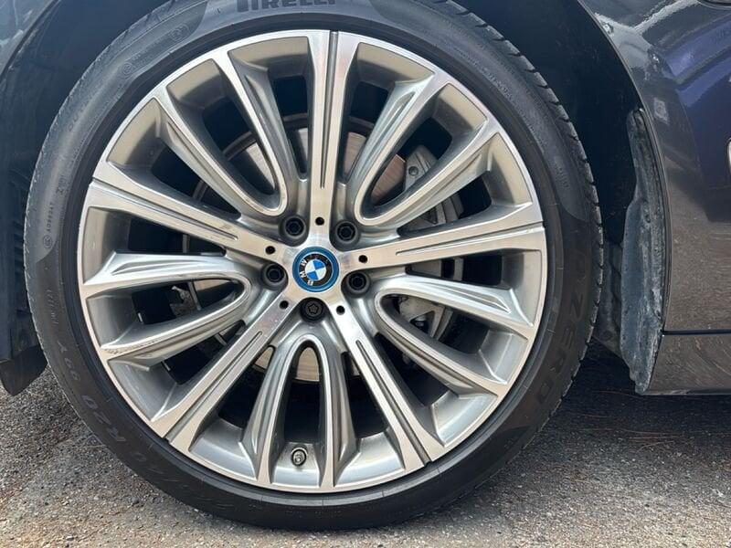 BMW Serie 7 740e Luxury autom.