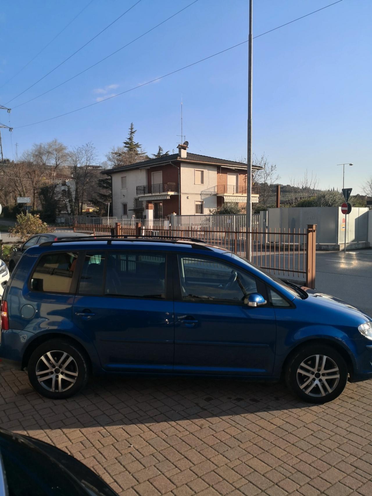 Volkswagen Touran 2.0 metano 7 posti