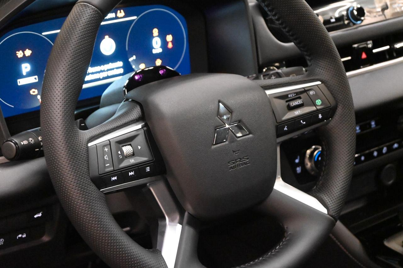 MITSUBISHI Outlander 4ª serie Outlander 2.4L 4...