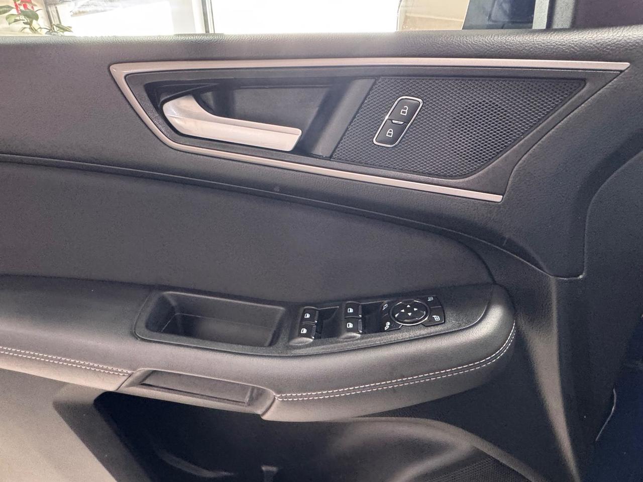 Ford S-Max Business 2.0 TDCi--7 POSTI #6149