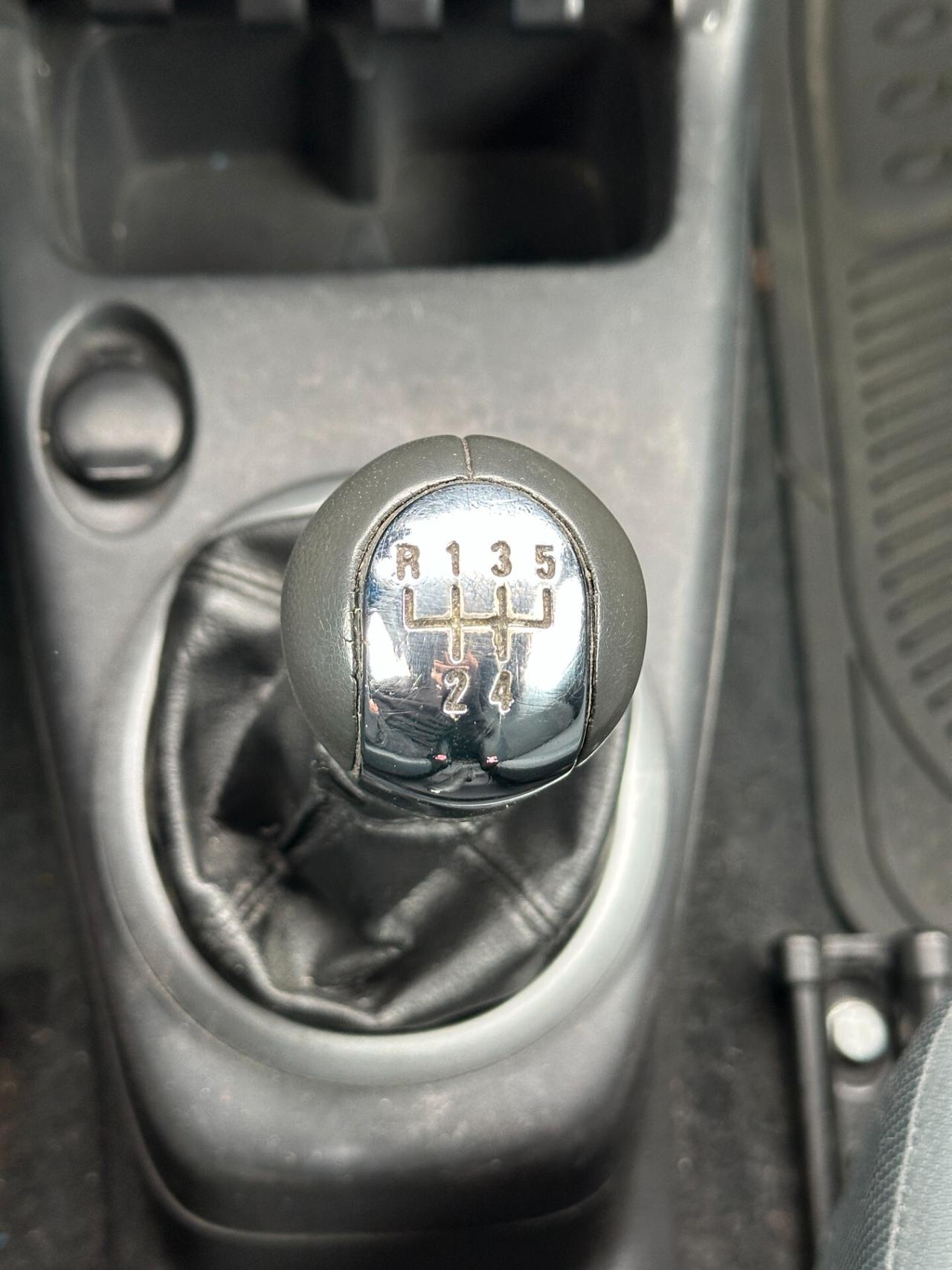 Suzuki Swift 1.3 DDiS 3p. GL