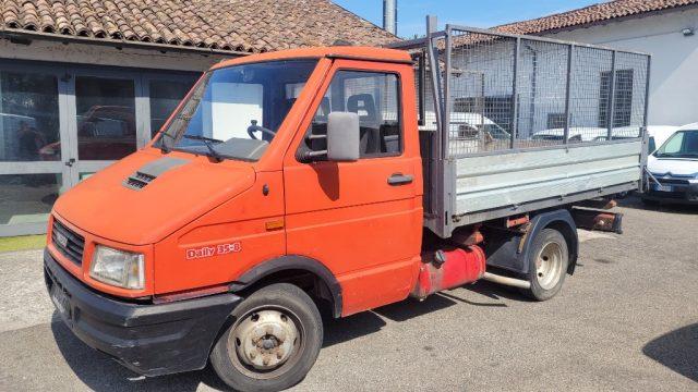 IVECO Daily 30.8 2.5 Diesel Ribaltabile Trilaterale sovraspond