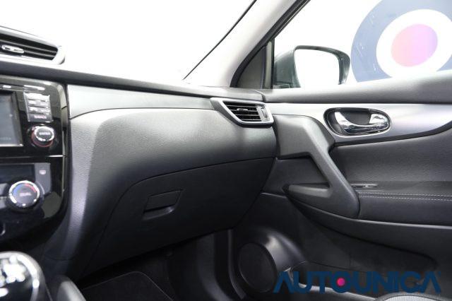 NISSAN Qashqai 1.2 DIG-T N-CONNECTA NEOPATENTATI TETTO PANORAMA