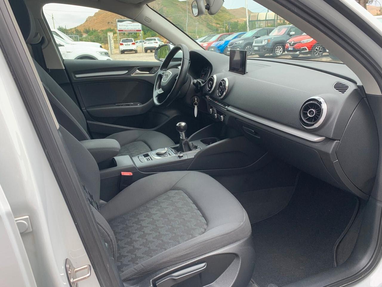 Audi A3 1.6 TDI 110 CV Attraction 2015