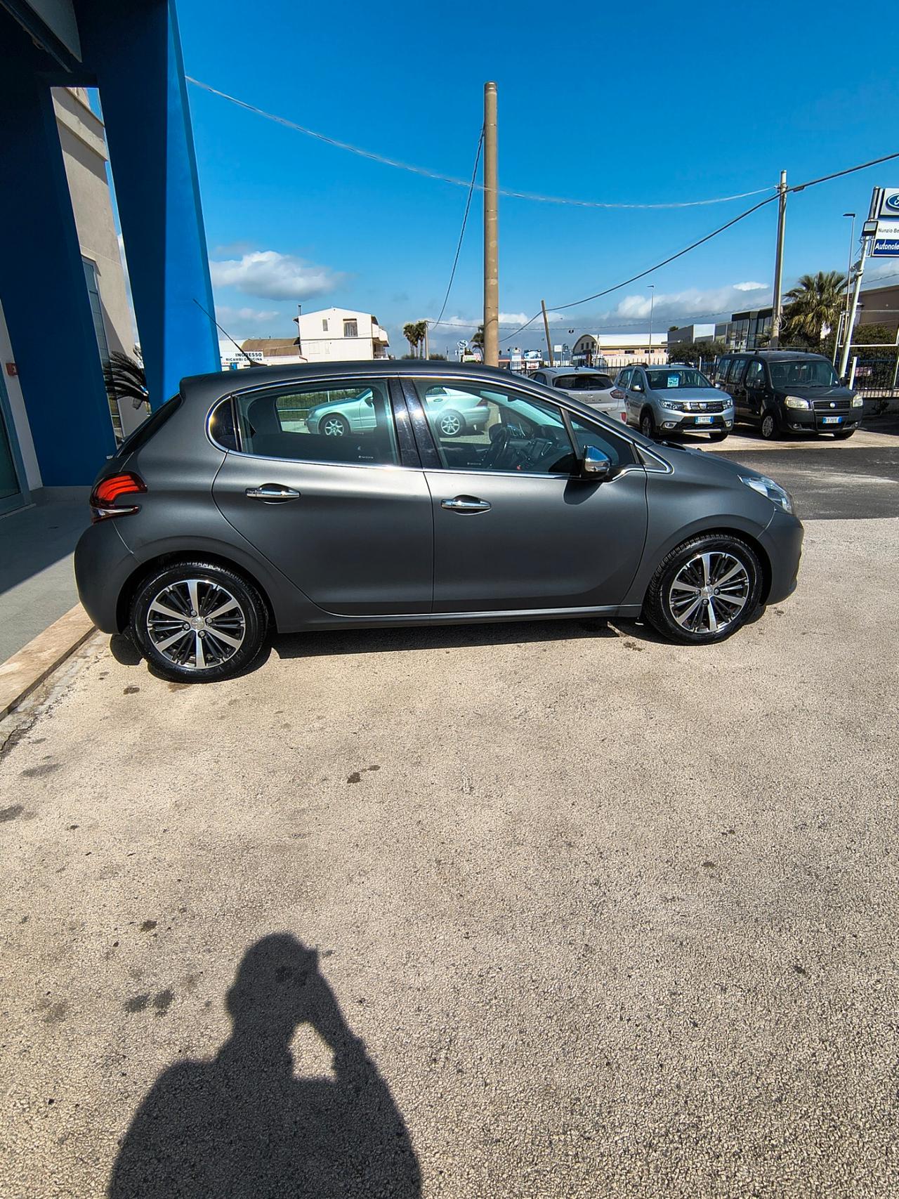 Peugeot 208 BlueHDi 75 5 porte Allure ICE Grey