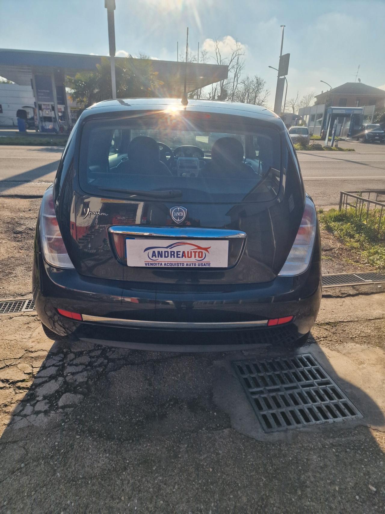 Lancia Ypsilon 1.2 69 CV Unyca