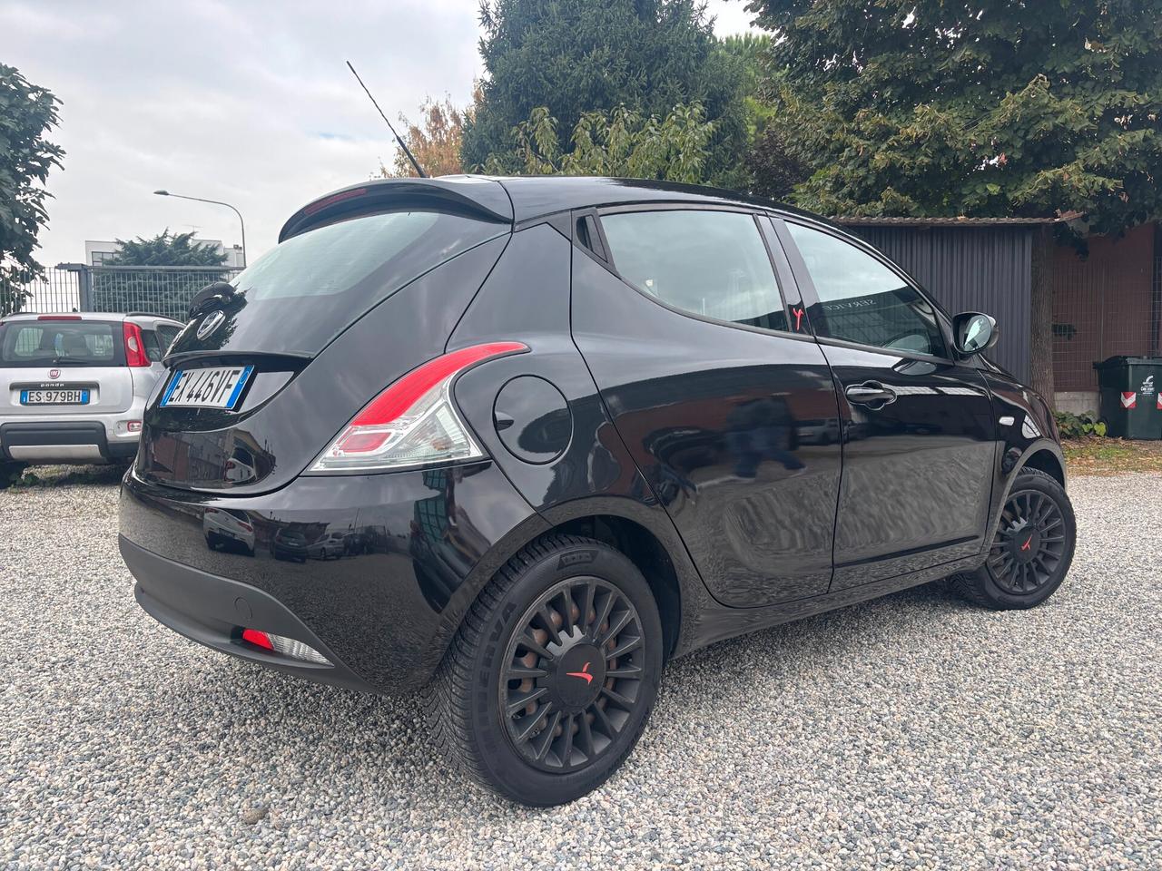 Lancia Ypsilon 1.2 69 CV 5 porte S&S Silver