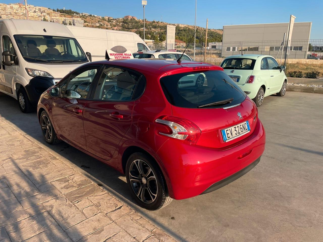 Peugeot 208 1.4 HDi 68 CV 5 porte Allure neopatentati
