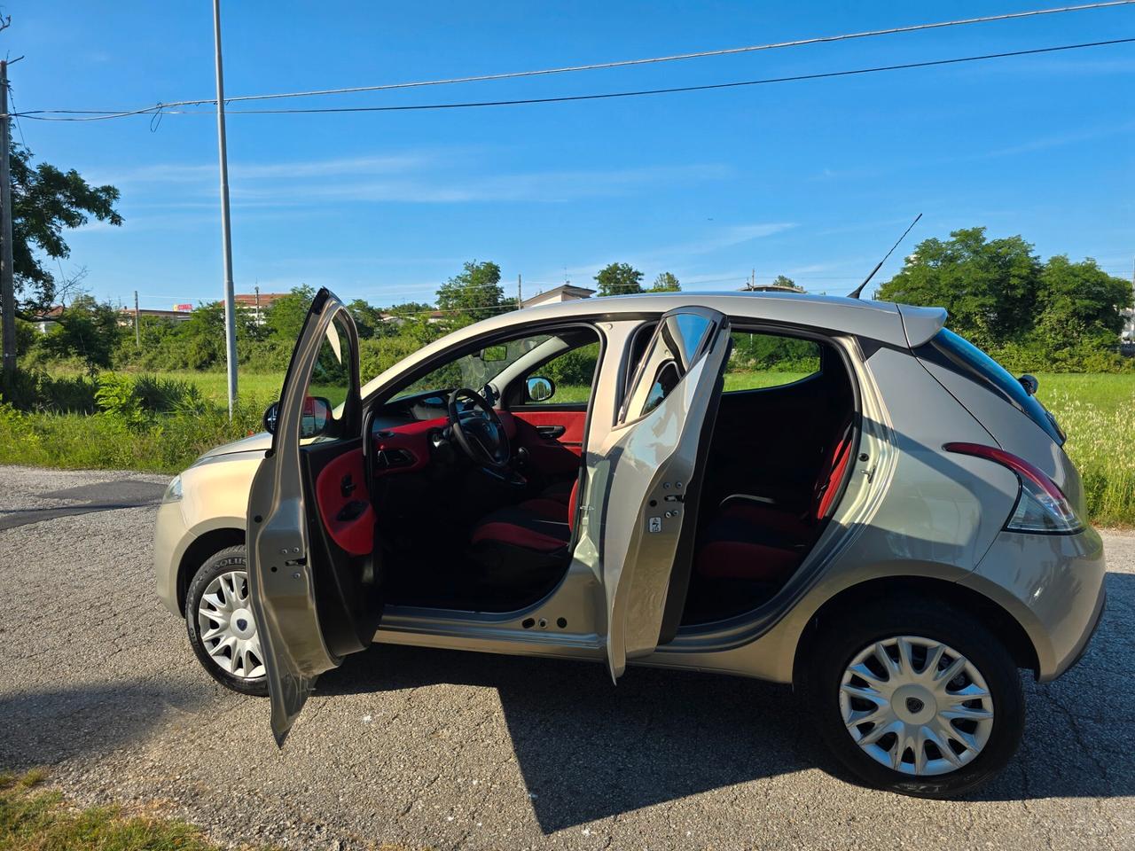 Ypsilon 0.9 TwinAir Metano-GARANZIA- NEOPATENTATI
