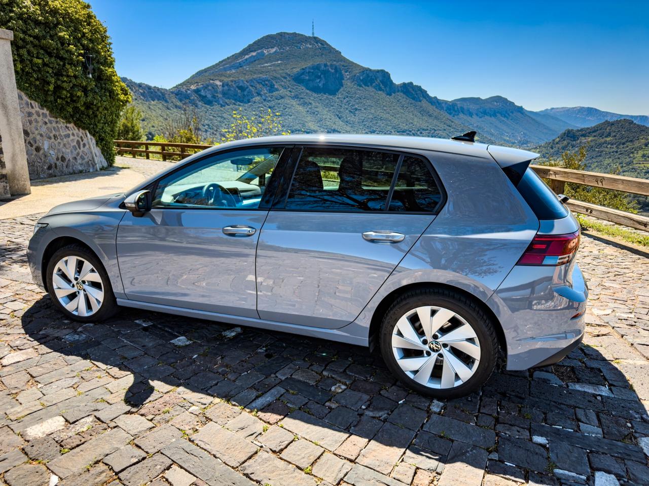 Volkswagen Golf 8 2.0 TDI EVO DSG SCR Life - 2021