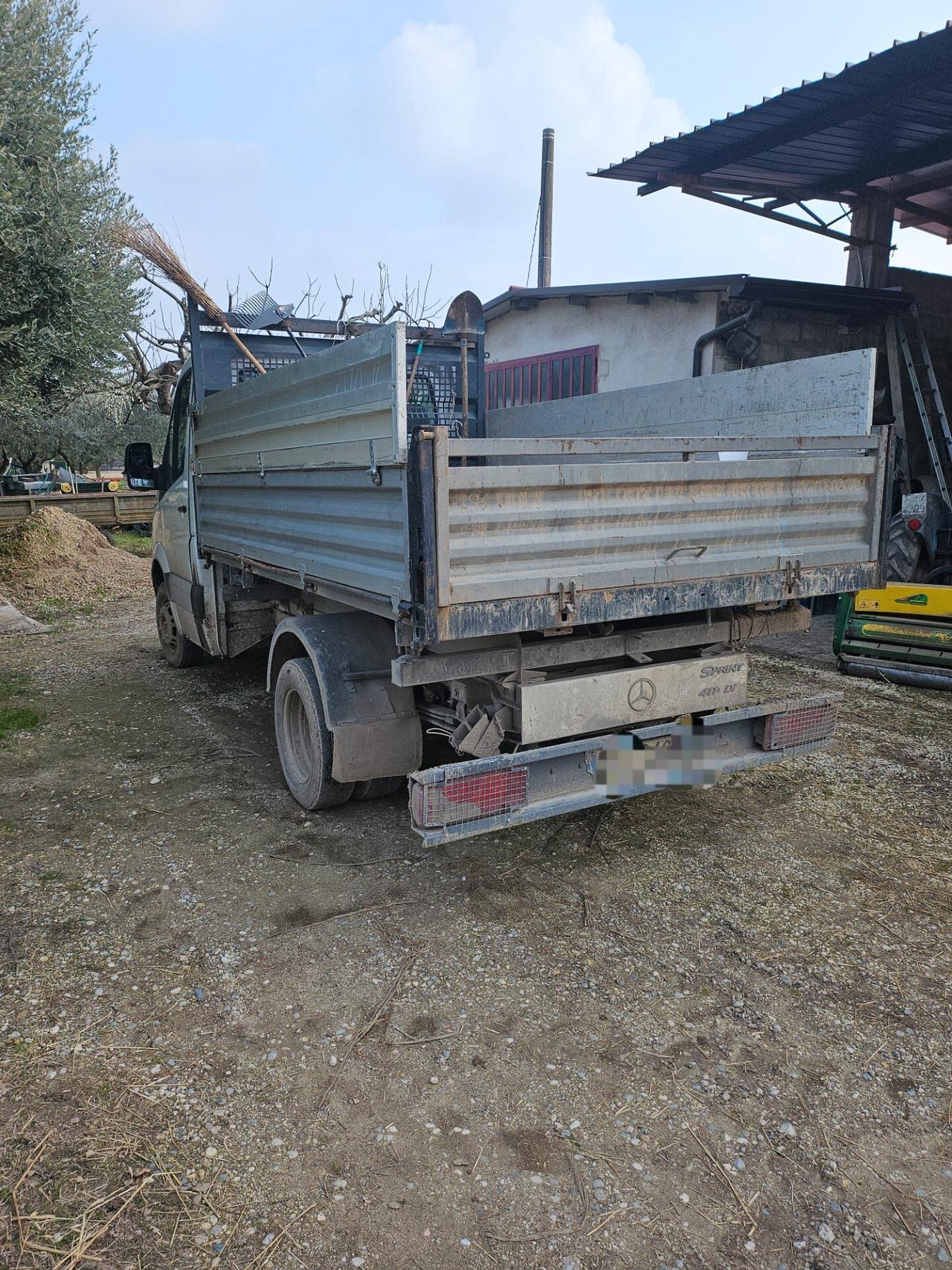 Mercedes Benz 411 ribaltabile trilaterale