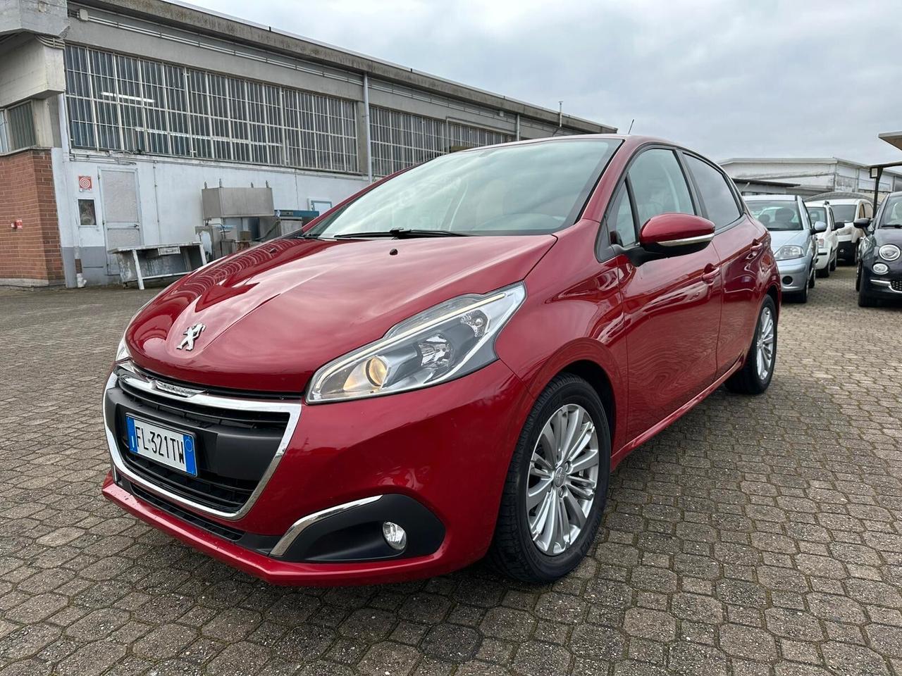 Peugeot 208 PureTech 82 5 porte Allure