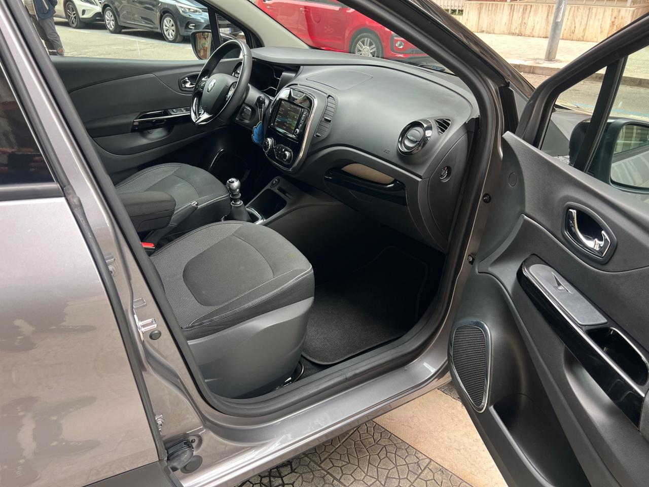 RENAULT CAPTUR 1.5 DCI NAVI CAMERA BI COLOR