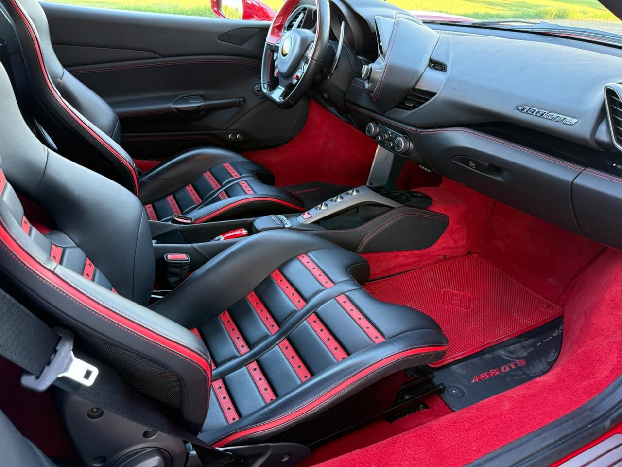 Ferrari 488 GTB + iva 22% - ha 10.900 km ! PREZZO TOP ITALIA -