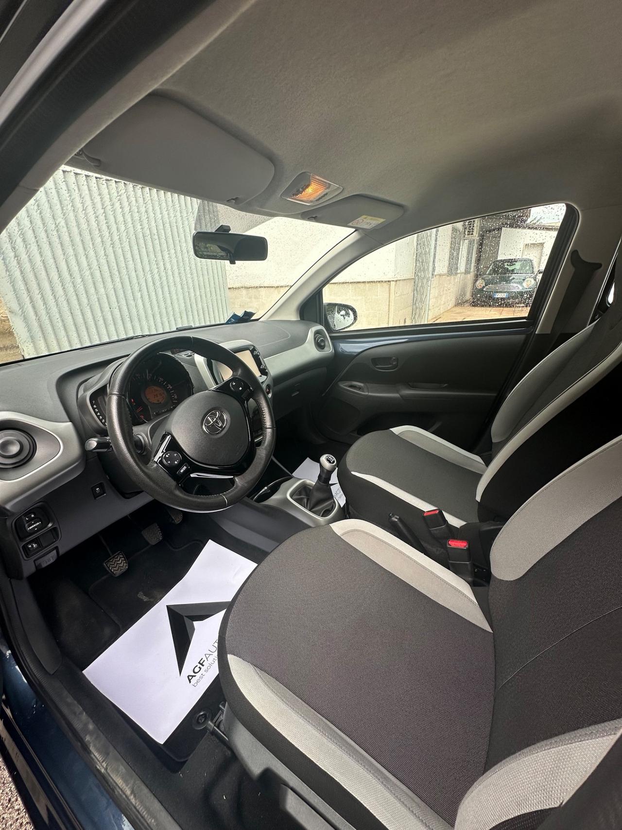 Toyota Aygo 1.0 VVT-i 69 CV 5 porte x-play