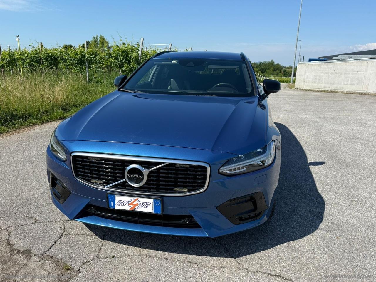 VOLVO D5 AWD Geartronic R-design