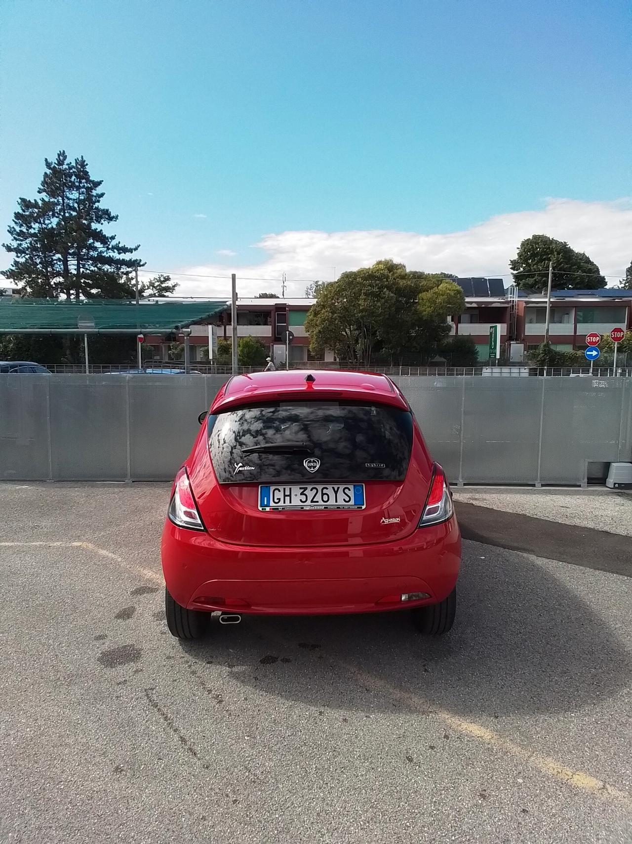 Lancia Ypsilon 1.0 FireFly 5 porte S&S Hybrid Ecochic Gold